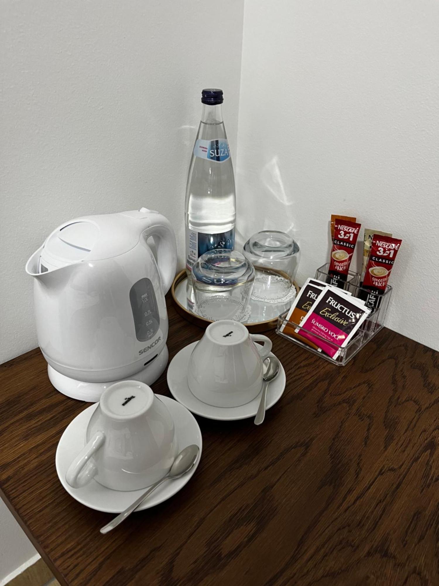 Apartments & Rooms Brijest プラヴ エクステリア 写真